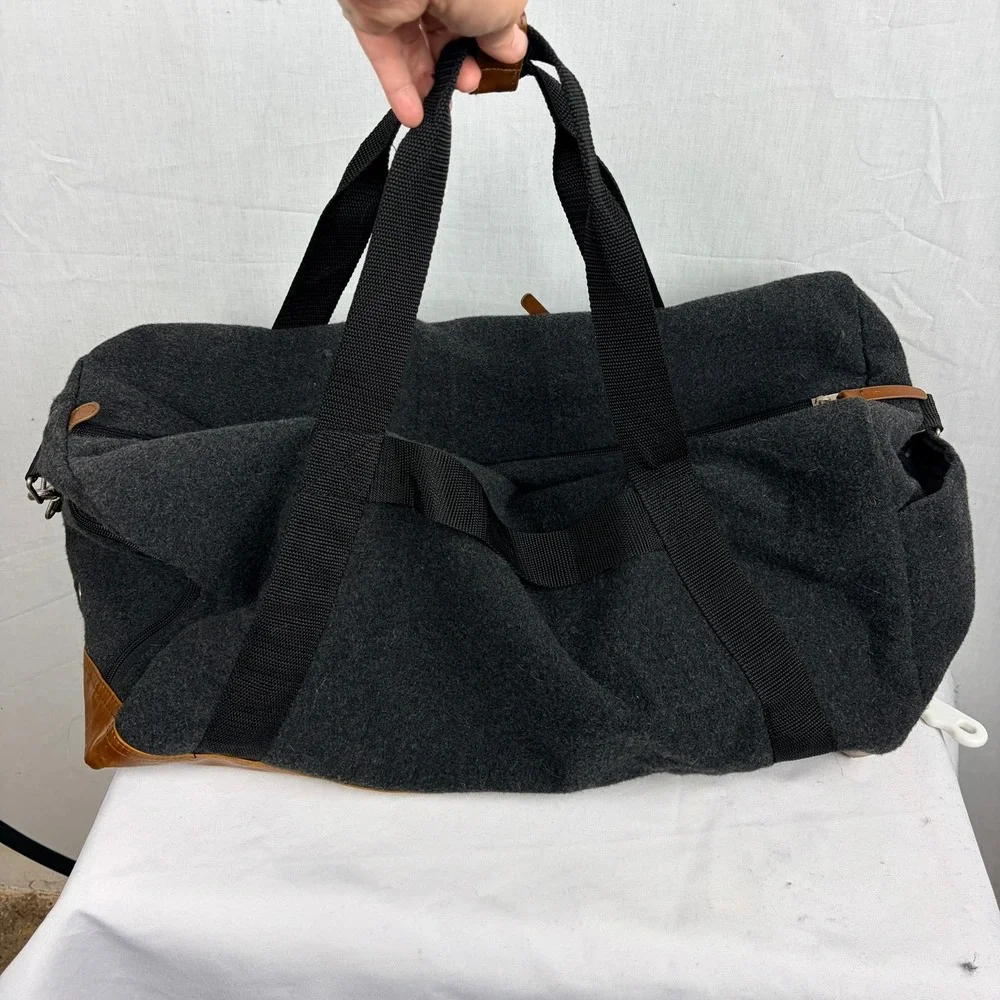 F&CO Charcoal Gray Wool Felt Duffel Bag Tan Leather Trim Weekend Travel Carry On